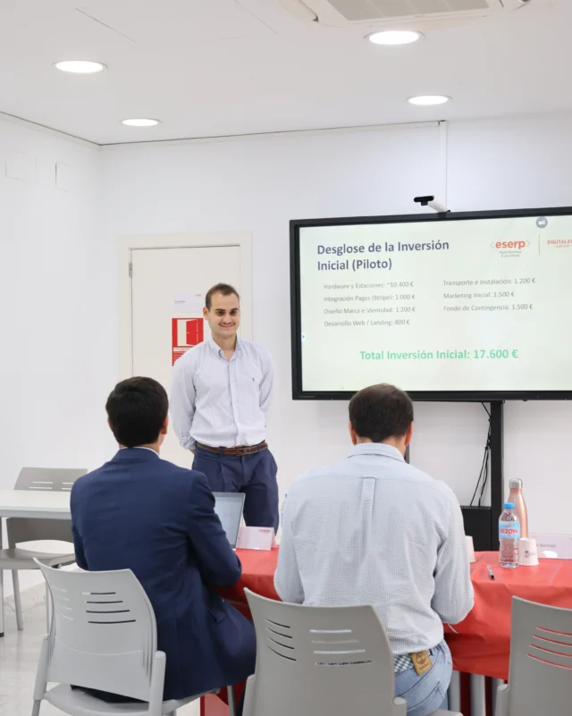 El momento de demostrar todo lo aprendido: ideas, nervios, esfuerzo y mucho talento.

Nuestros alumnos presentan sus TFG en eserp, compartiendo proyectos llenos de investigación, criterio y visión de futuro. 

¡Enhorabuena a todos! Este es el cierre de una etapa y el comienzo de todo lo que está por venir. 👏🎓

#eserp #businessschool #tfg #tfm #proyectofinal