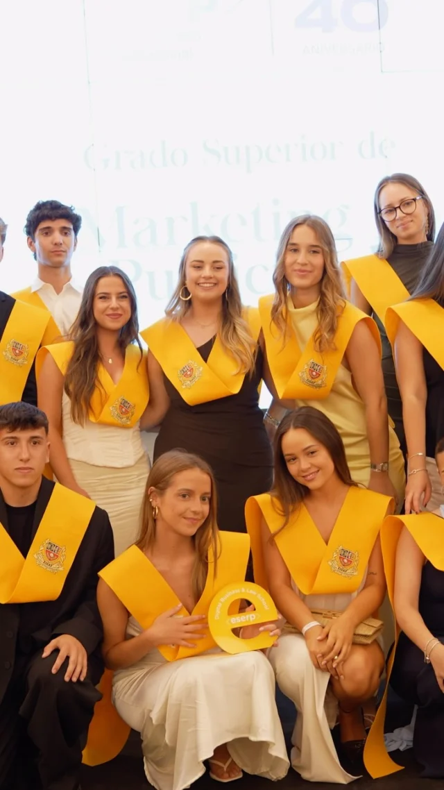 Graduarse no es solo terminar una etapa. Es mirar atrás y entender que cada esfuerzo, cada duda, cada amistad y cada momento vivido han formado parte del camino. 🎓

En la graduación de eserp Mallorca, celebramos todo lo que habéis conseguido, pero también a quienes os acompañaron, creyeron en vosotros y estuvieron ahí cuando parecía difícil llegar hasta aquí.

Os lleváis mucho más que un título: recuerdos, aprendizajes y personas que formarán parte de vuestra historia para siempre.

¡Enhorabuena, graduados! Hoy termina una etapa inolvidable y comienza todo lo que un día soñasteis. ✨

#eserp #businessschool #graduacion #graduationday